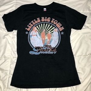 ⭐️2/$10⭐️ Little Big Town Band Boho T-Shirt